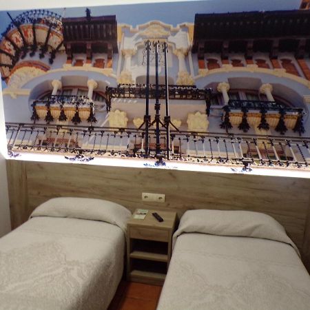 Hostal Serruchi Teruel Eksteriør billede