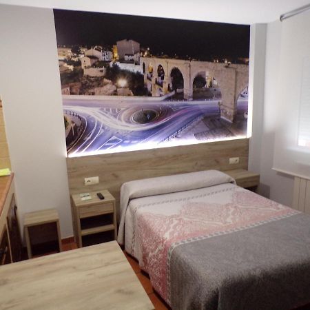 Hostal Serruchi Teruel Eksteriør billede