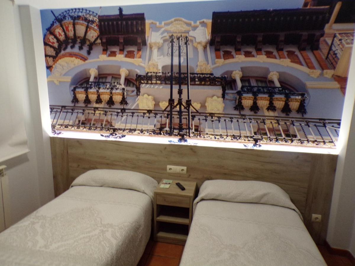 Hostal Serruchi Teruel Eksteriør billede