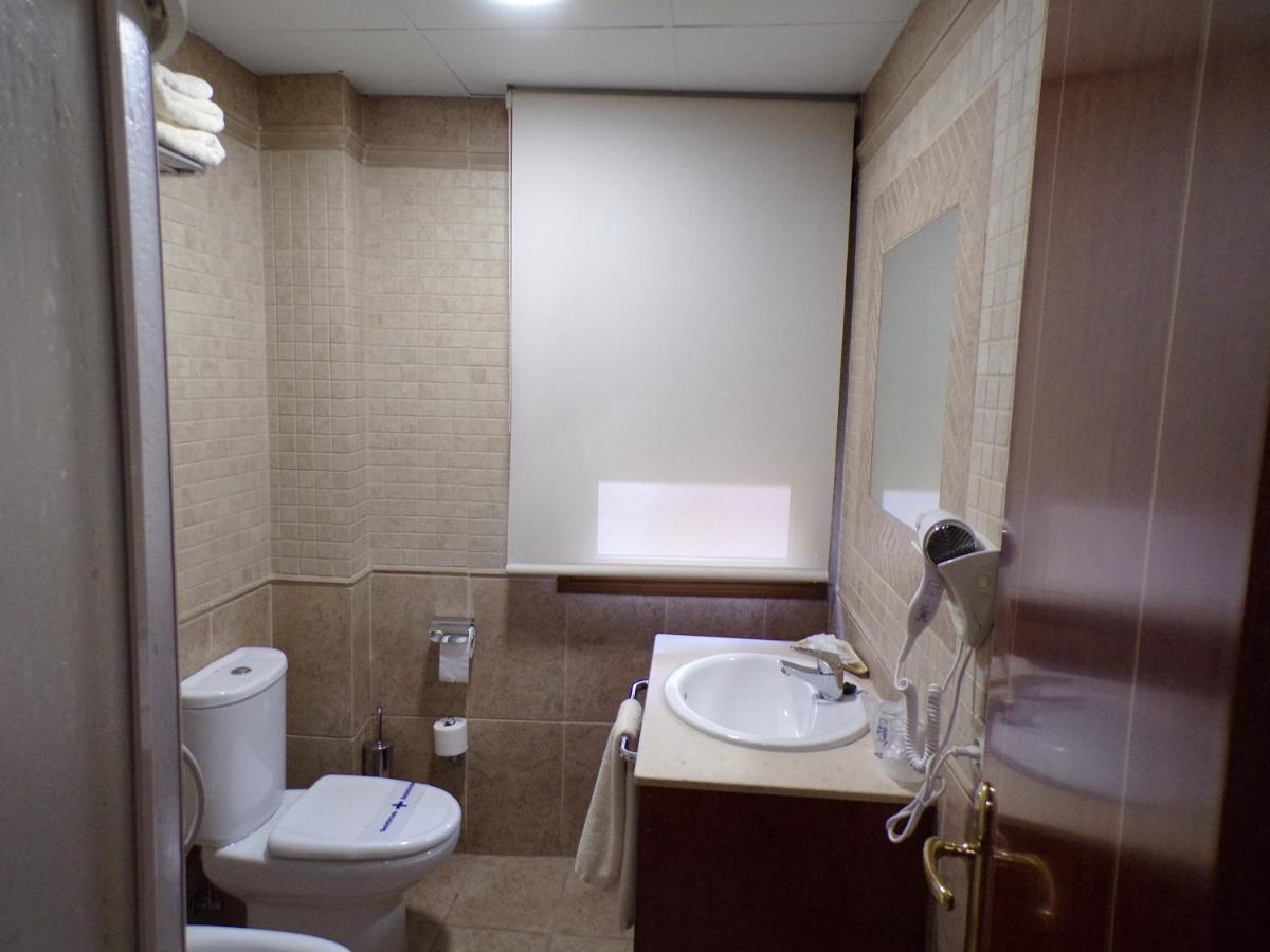 Hostal Serruchi Teruel Eksteriør billede