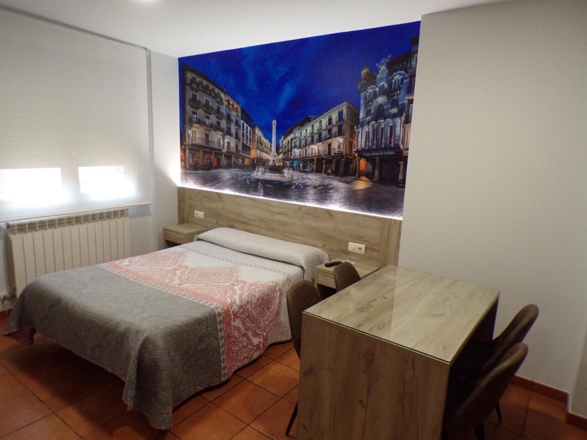 Hostal Serruchi Teruel Eksteriør billede