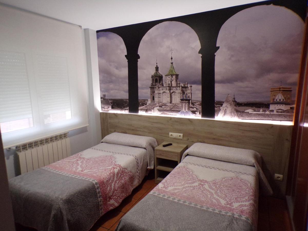Hostal Serruchi Teruel Eksteriør billede