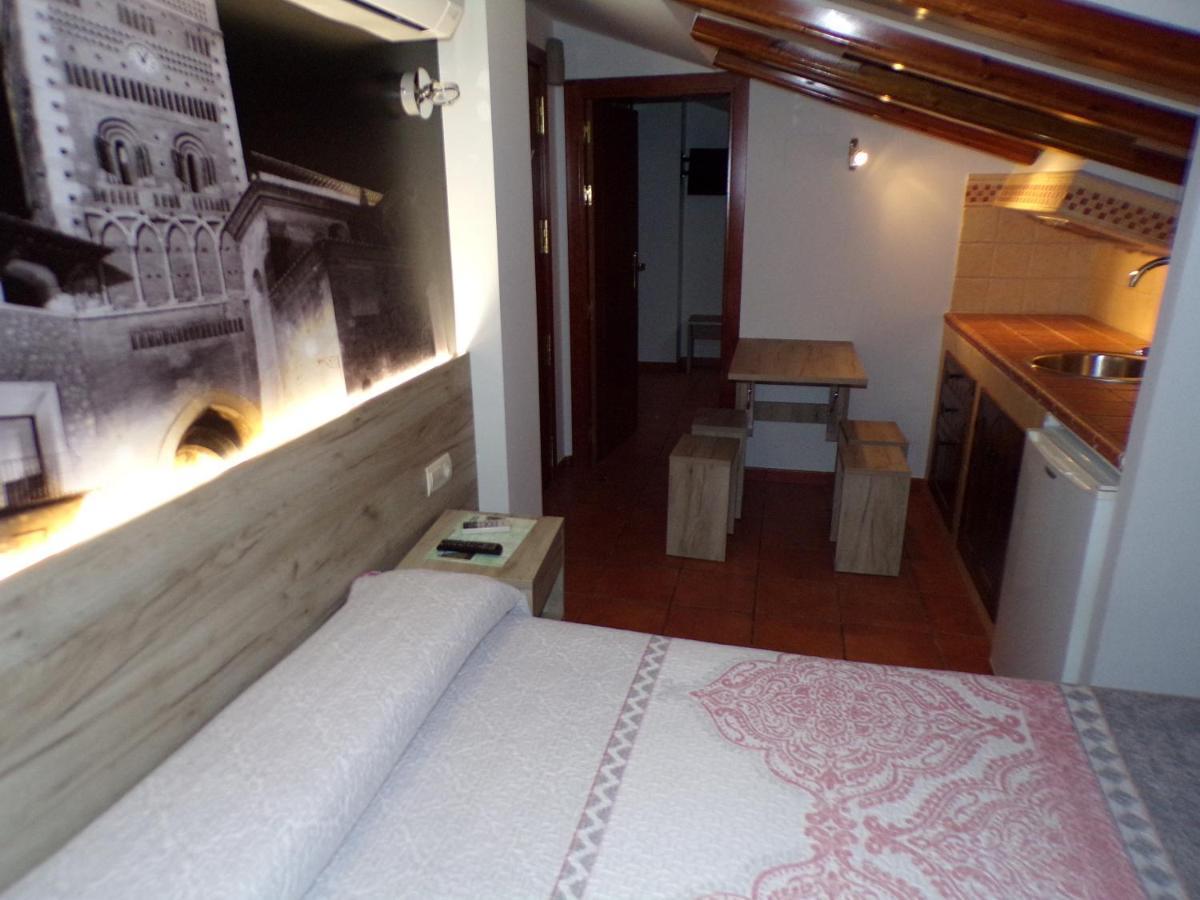 Hostal Serruchi Teruel Eksteriør billede