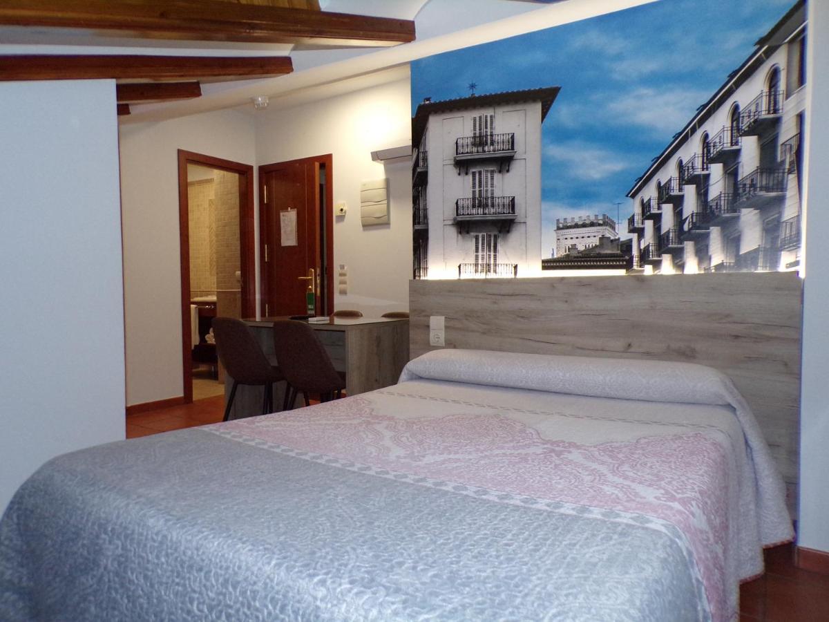 Hostal Serruchi Teruel Eksteriør billede