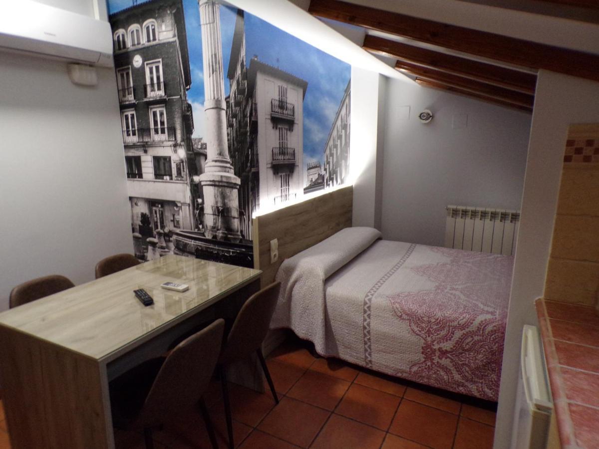 Hostal Serruchi Teruel Eksteriør billede