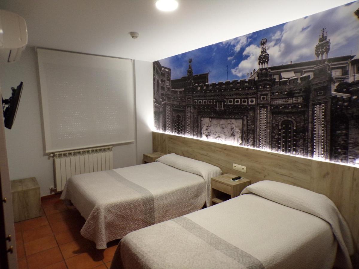 Hostal Serruchi Teruel Eksteriør billede