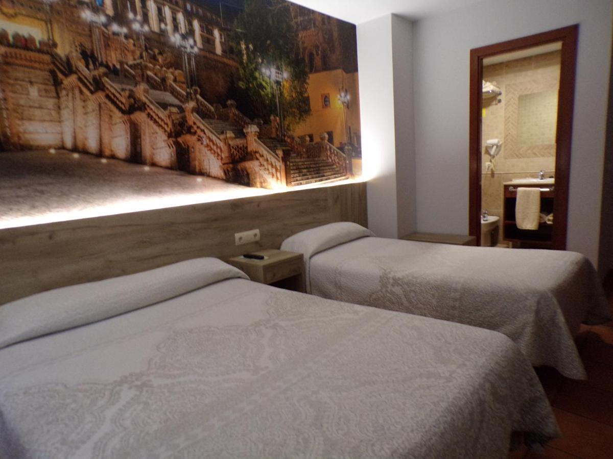 Hostal Serruchi Teruel Eksteriør billede