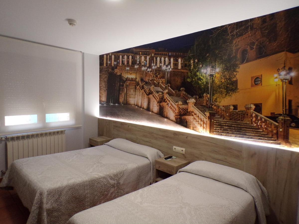 Hostal Serruchi Teruel Eksteriør billede