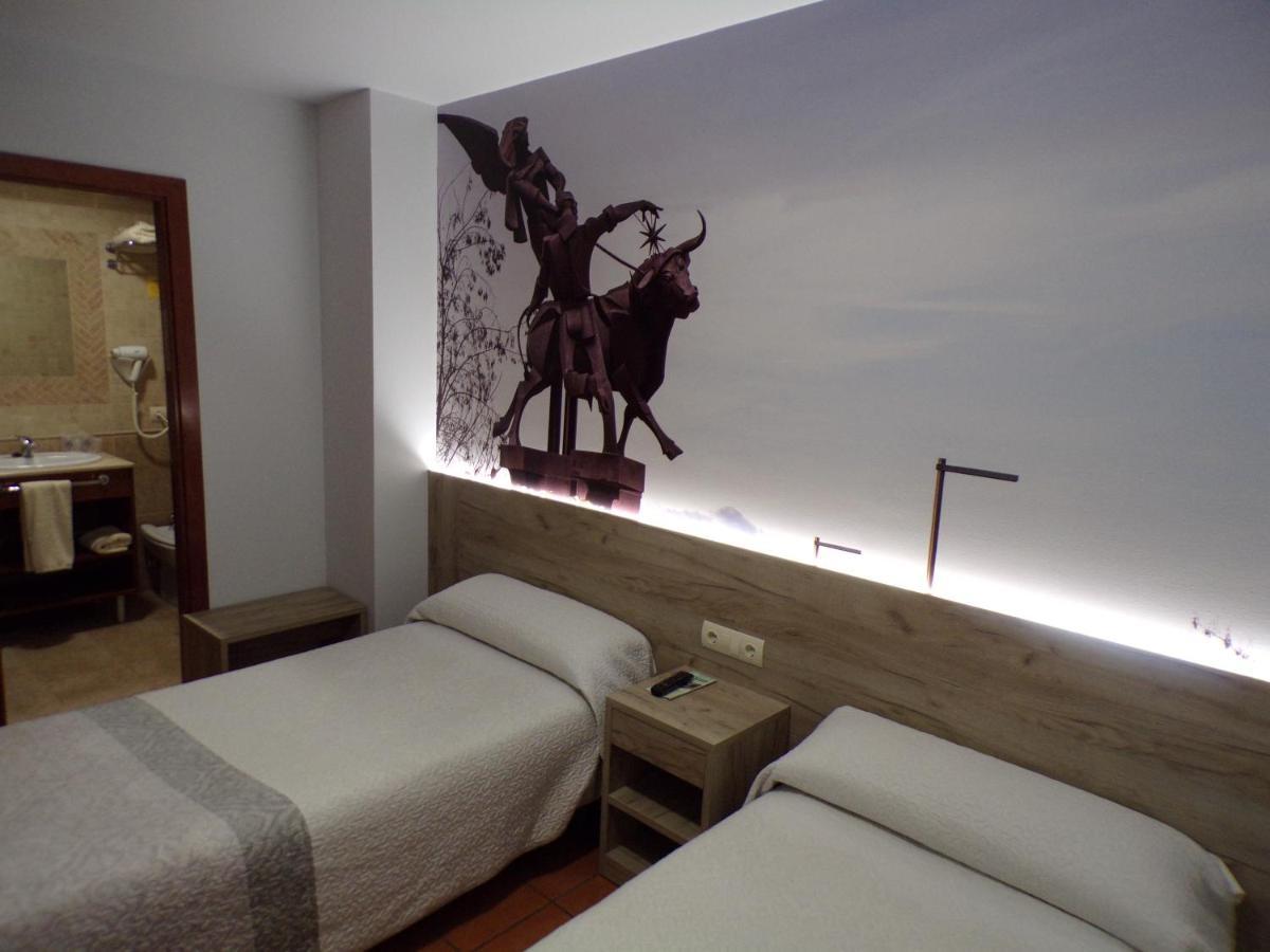 Hostal Serruchi Teruel Eksteriør billede